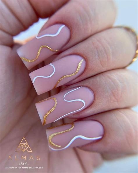 Lea G Nail And School On Instagram Swirl Nude Cover Snow White Paint Gold Finition Velve