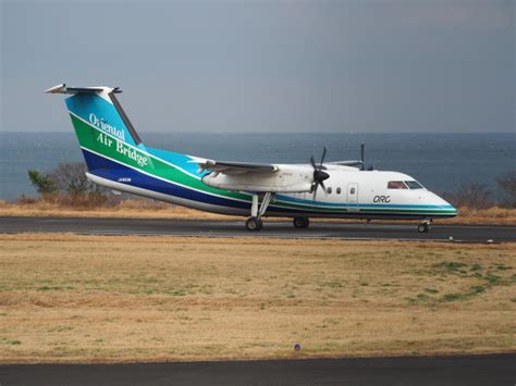 オリエンタルエアブリッジ Bombardier DHC 8 200 JA803B 壱岐空港 航空フォト by ken1MYJさん 撮影