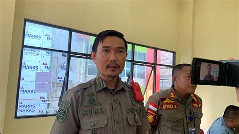 Satpol PP Pemkot Bandar Lampung Tertipkan APS Pemilu Langgar Aturan