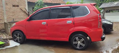 Dijual Kendaraan Mobil Daihatsu Xenia Dengan Harga Rp