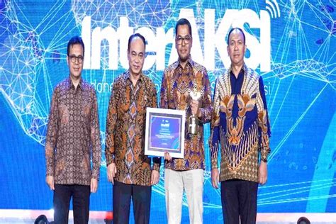 Majalah Ict Telkomsel Konsisten Dorong Kemajuan Indonesia Melalui