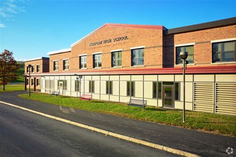 Fairport Senior High School, Rankings & Reviews - Homes.com