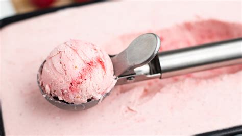 No Churn Strawberry Ice Cream Recipe