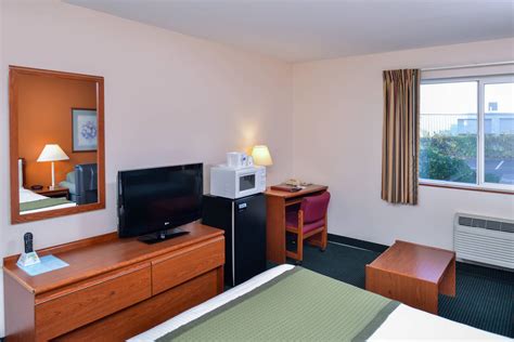 Travelodge Suites by Wyndham Newberg | Newberg, OR Hotels