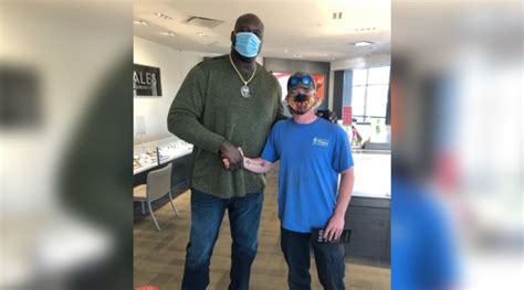 Shaq buys man's engagement ring at jewelry store - Sports Illustrated