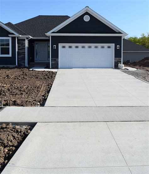 Concrete Driveway Pros And Cons - Findlay Concrete, Ohio