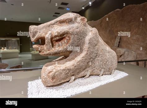 Gobekli Tepe Sculpture Hi Res Stock Photography And Images Alamy