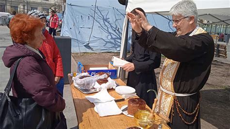 Kirche und Leben de Hilfsgüter und Segen im Gepäck Kapuziner aus