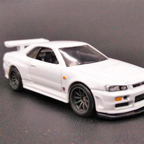 Jual Hot Wheels Loose Nissan Skyline Diorama GT R BNR34 R34 Putih Premium Kota Denpasar Aza