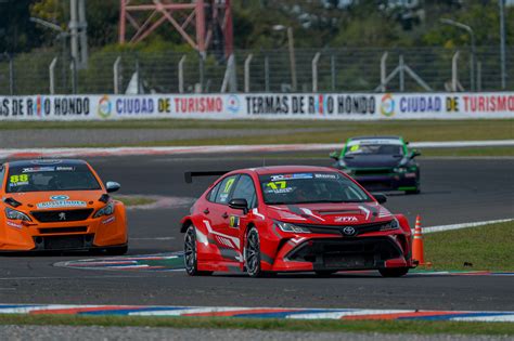 Nuevo Podio De Berni Llaver En TCR South America Curva 1