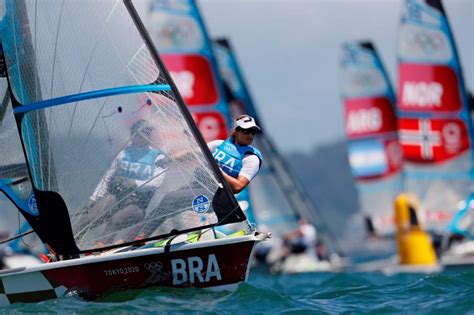 Martine Grael e Kahena Kunze trazem ouro para o Brasil na vela Olímpica