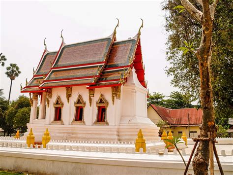 Wat Thung Si Muang I In Ubon Ratchathani Free Stock Photo Public