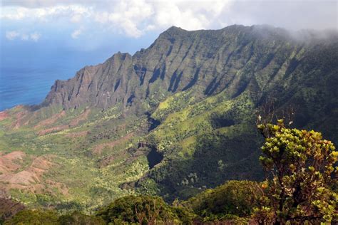 Kalalau Lookout Information, Safety & Photos