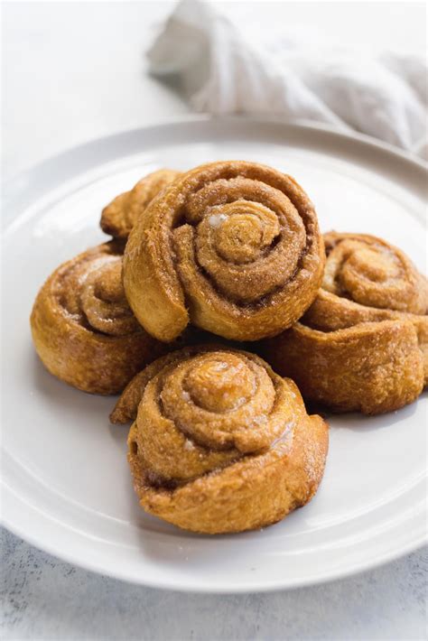 Best Homemade Cinnamon Rolls Recipe | RecipeLion.com