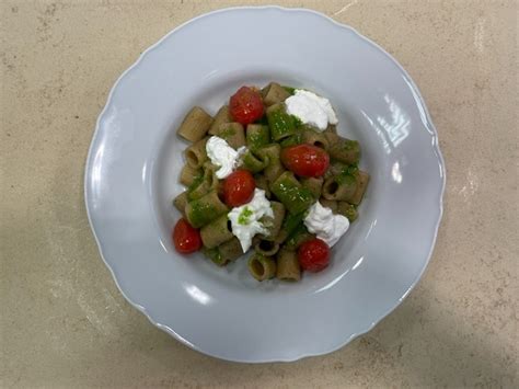 Ricetta Mezzi Rigatoni Con Crema Di Melanzane Pomodorini Arrosto E