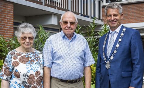 Echtpaar Sterrenburg Viert 65 Jarig Huwelijksfeest HG24