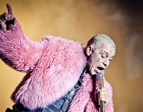 Nach Sex Vorwürfen Sechs von acht Rammstein Alben stürmen Charts