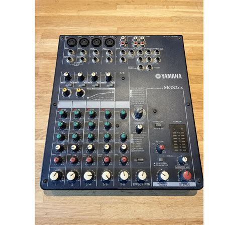 Vends mixing console Yamaha MG82cx en très bon état (avec alimentation ...