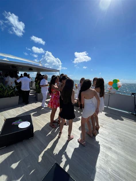 Big Party Yacht - South Florida Yacht Charters