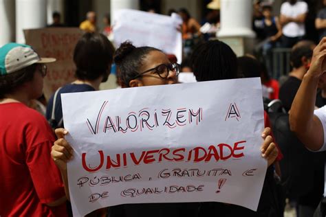 Jornal Correio Estudantes Se Juntam A Professores No Protesto Em