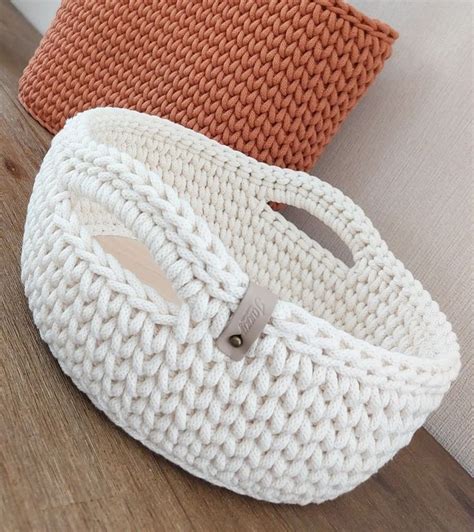 Pin by Cátia Dall Agnol on costura in 2024 Crochet basket pattern