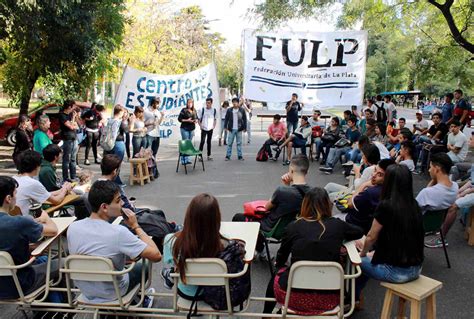 Los Sentidos De La Democratizaci N De La Universidad Voces En El Fenix