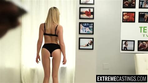 Lizzie Bell Gets Her Pussy Fingerfucked Until She Squirts