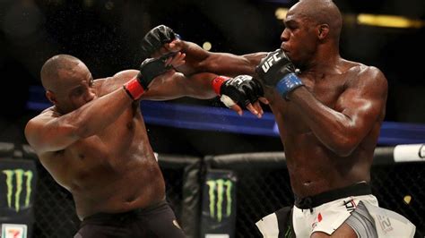 Noticias Ufc El Regreso De Jon Bones Jones Una Impresionante Patada Para Reinar De Nuevo