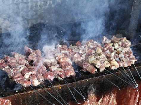 6 Tips Menghilangkan Bau Prengus Pada Daging Kambing