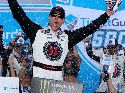 Kevin Harvick Looks For First Win Of At Phoenix