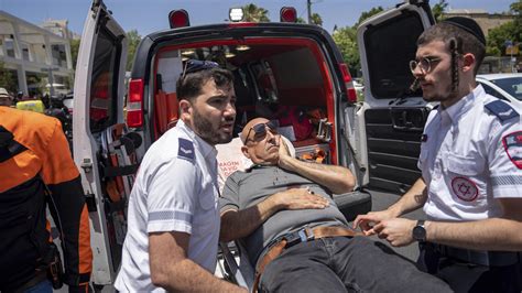 Anschlag In Israel Pal Stinenser F Hrt In Menschenmenge In Tel Aviv