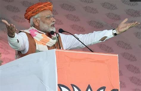 अजान की आवाज सुनकर मोदी ने रोका भाषण Pm Modi Stopped Speech For 2 Minutes During Ajan