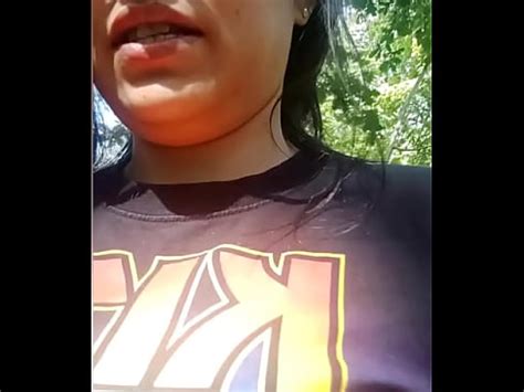 Me estaba masturbando en el río y no sabía que había un miron XVIDEOS