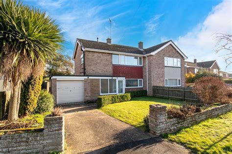 Westwood Drive Bourne Lincolnshire Pe10 3 Bed Semi Detached House