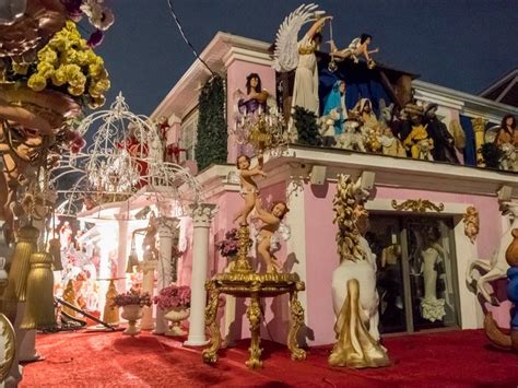 Photos The Legendary Bronx Christmas House Is Mysteriously Diminished