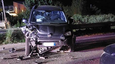 Incidente Stradale Lungo La Strada Statale 115 Due Persone Ferite