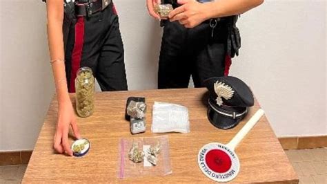 Ha Grammi Di Droga Addosso E In Casa Giovane Arrestato Nella Notte