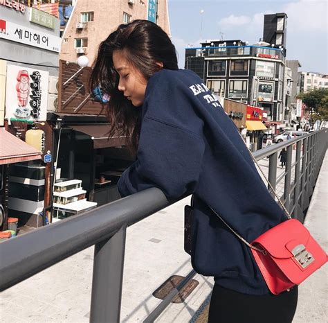 Hot girl bóng rổ RMIT Trung phong cao 1m72 nổi bật trên sân đấu ngoài đời chất miễn bàn