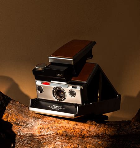 SLR670-S (Type i) - Vintage Polaroid Camera with Flash Sync | MiNT Camera