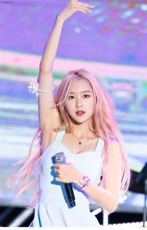 10 Times Oh My Girl S Jiho Proved That Her Visuals With Blonde Hair Was A Cultural Reset Koreaboo