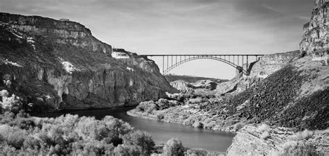 twin-falls-idaho-bridge-black-and-white - Idaho Funerals