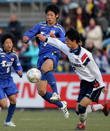 全国高校サッカー・滝川二戦の後半、ボールを：「半端ない」大迫勇也 写真特集：時事ドットコム