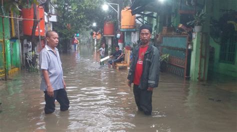 Hujan Guyur Tangerang Rumah Hingga Gedung Disnaker Terendam Banjir