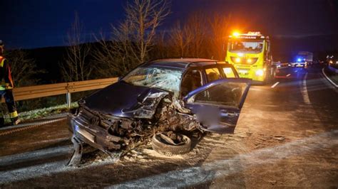 Schwerverletzte Bei Unfall Im Vogelsberg Video Hessenschau De