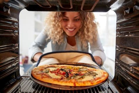 Discover The Art Of Reheating Pizza In A Microwave