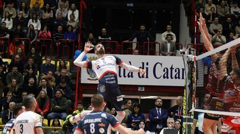 Superlega Volley Spalti Gremiti Per Catania Perugia Gli Etnei