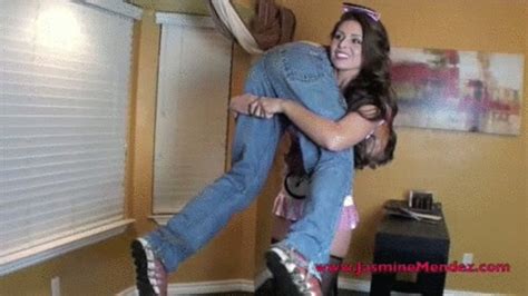 Waitress Lift And Carry Next Victim WMV The Laughing Latina Clips Sale