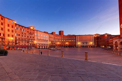 Siena The Central City Square Piazza Del Campo Facades Of Medieval ...