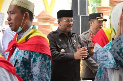 Bupati Lepas Keberangkatan Jch Karimun Tertua Berusia Dan