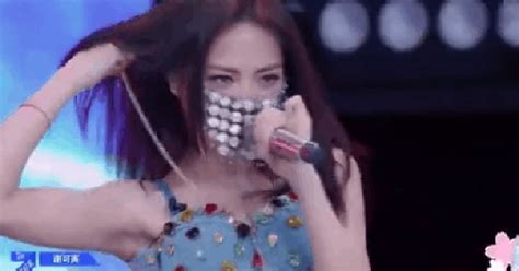 Thí sinh hot sau đêm chỉ với giây cởi mặt nạ Visual cực sắc nét màn biểu diễn quá chất